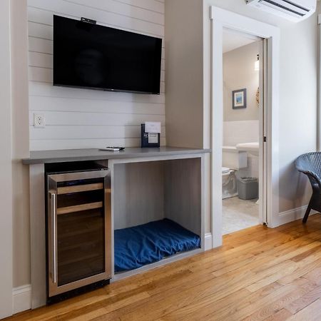 Paws on Pelham Newport Exterior foto