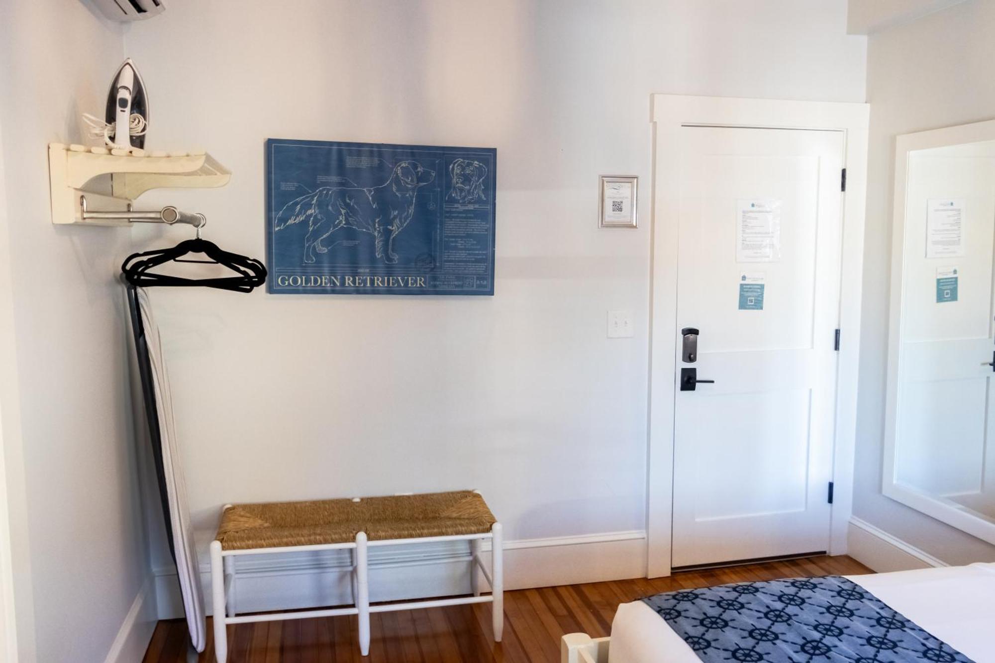 Paws on Pelham Newport Exterior foto