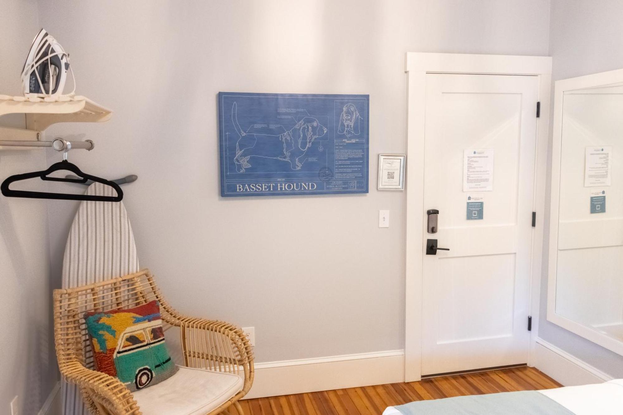 Paws on Pelham Newport Exterior foto