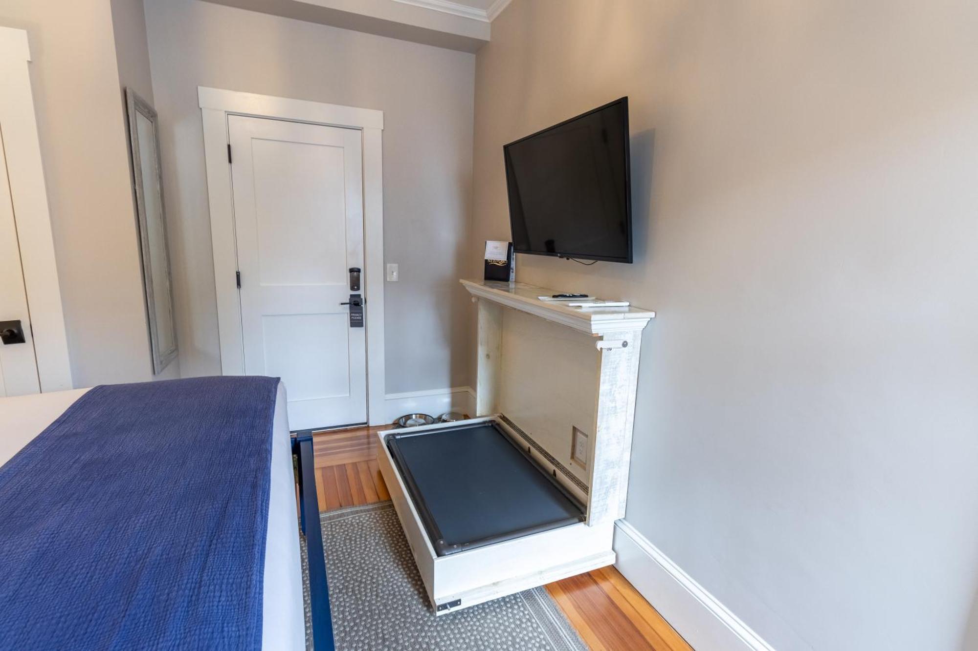 Paws on Pelham Newport Exterior foto