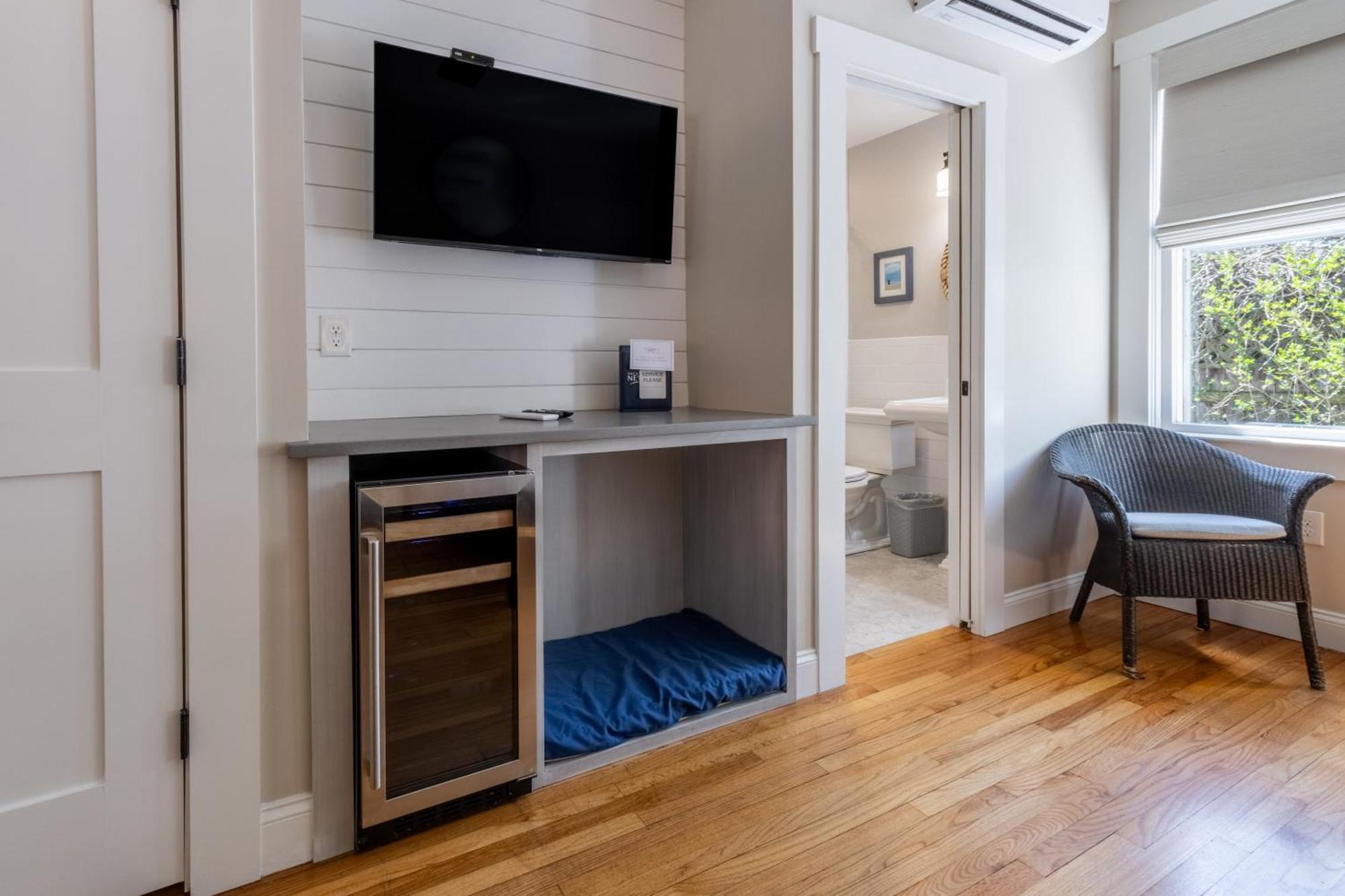 Paws on Pelham Newport Exterior foto