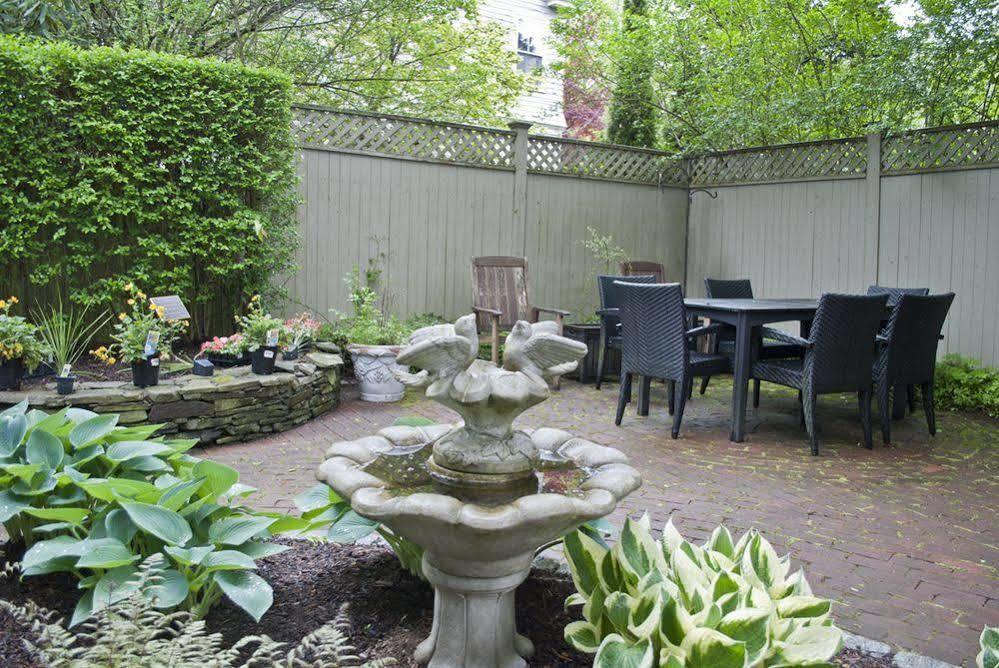 Paws on Pelham Newport Exterior foto