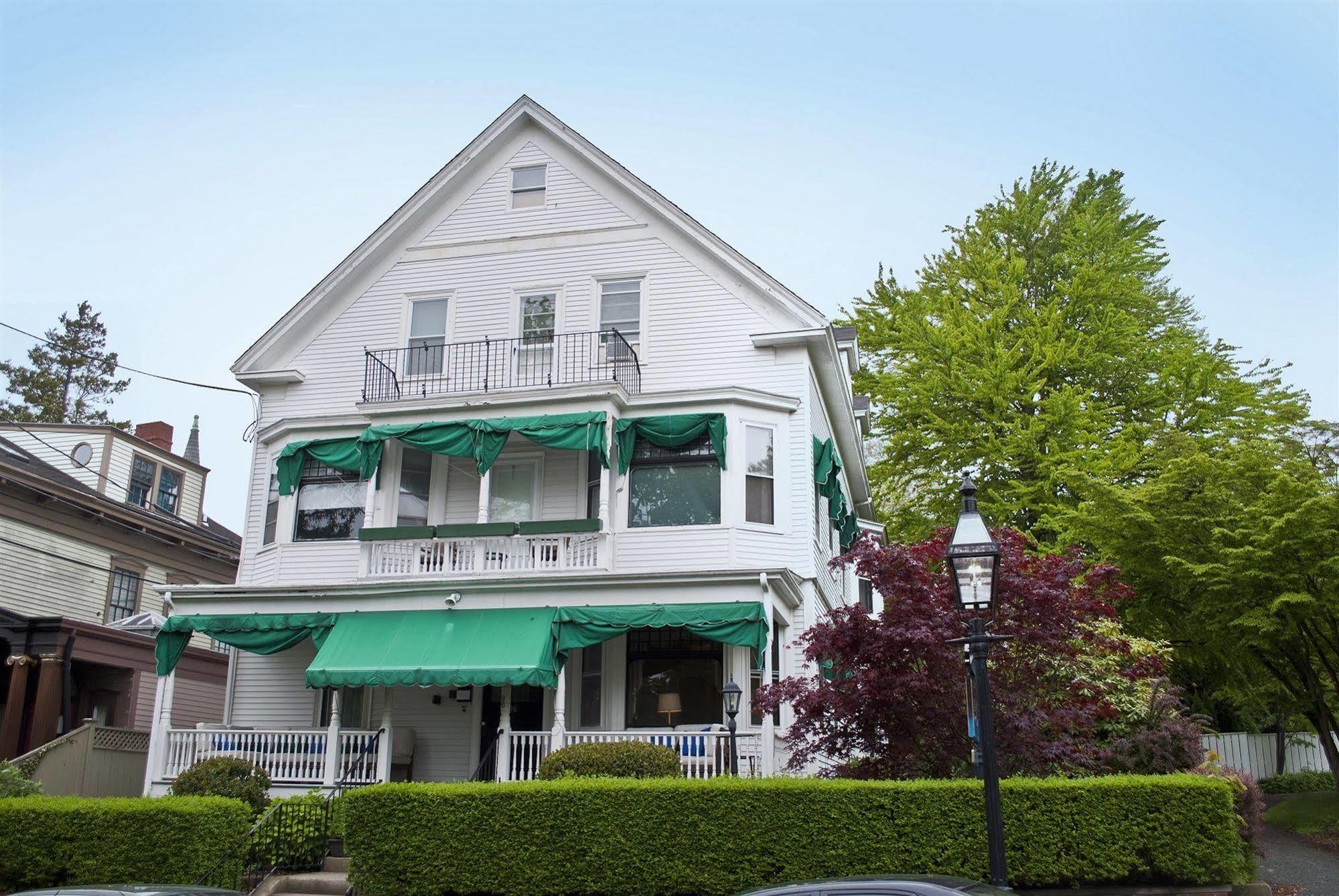 Paws on Pelham Newport Exterior foto