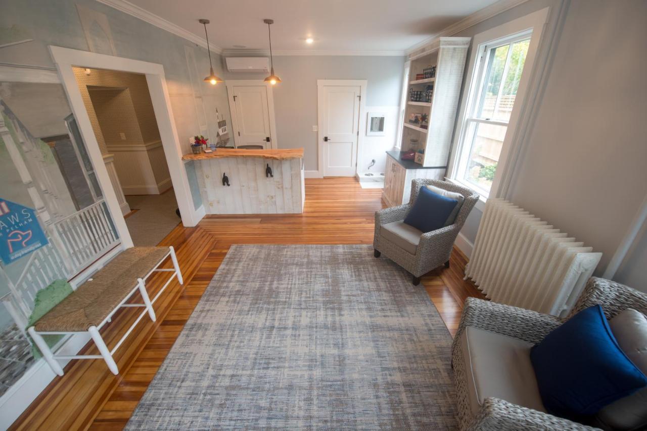 Paws on Pelham Newport Exterior foto